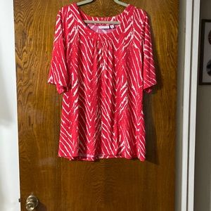 COPY - Susan Graver - Top with animal print, size Xl . Color white and orange.